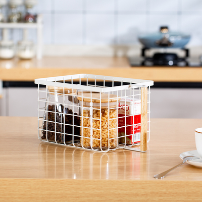Organisateur de garde-robe Organisateur de cuisine Modern décoratif blanc pour la maison Organisateur de table en métal Manche en bois Fil de fer panier de rangement