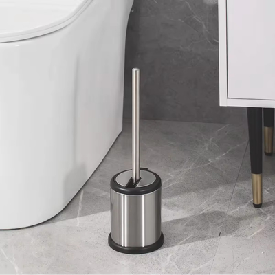 Expérience de nettoyage de salle de bain sans tracas avec une brosse de toilette en acier inoxydable économique et un support automatique